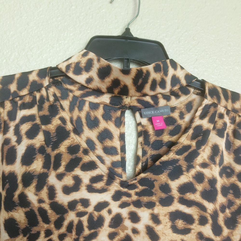 Vince Camuto Satin leopard print blouse Women's size M High neck Lightweight - Picture 8 of 16